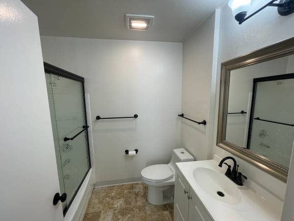 $1,012 / 2br - 725ft2 - Lovely 2 bedroom in quiet, 4-unit building. Covered Par (508 90th St, Daly City, CA)63935454094595121