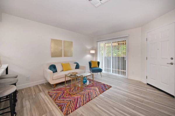 $1,395 / 471ft2 - Studio Living At Its Finest (Citrus Heights)64043839733506121