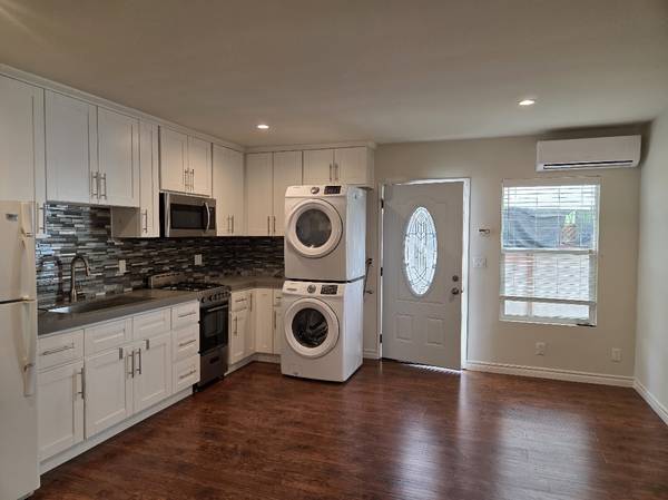 $1,960 / 1br - 500ft2 - Unidad individual para una o dos personas (Winnetka)63700996432643124