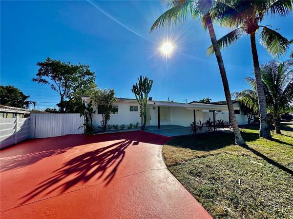 House hallandale 3bed 2bath, pets OK 1