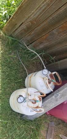 Airgas CO2 Tanks w/Gauges 1