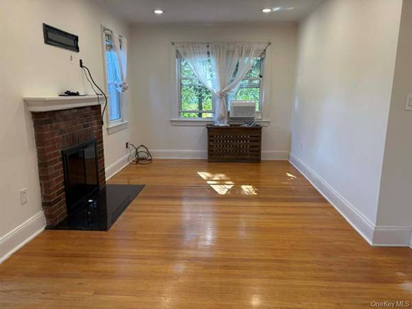 $3,850 / 2br - 1200ft2 - 2 bed 2 bath with an attic + finished basement (White Plains)63874851099649122