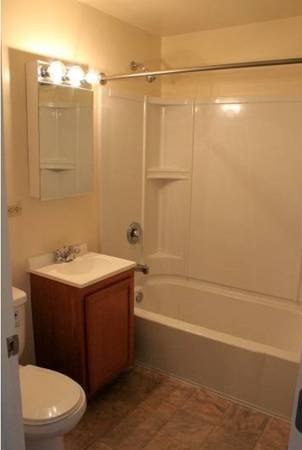 $800 / 2br - 2br Charming Two-Bedroom Townhome Available! Apply Today (Carthage)63959594173955120