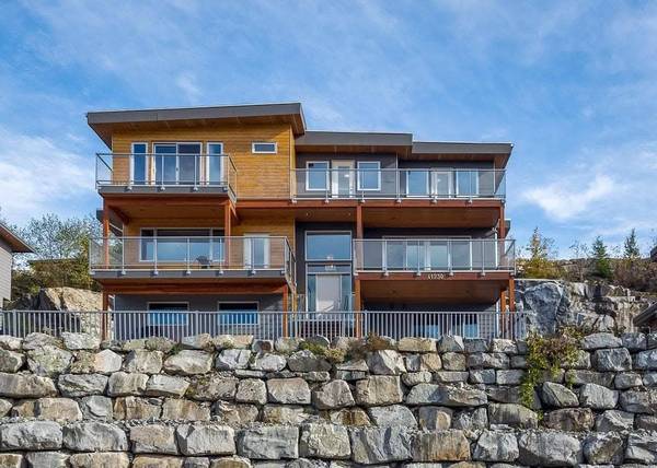 Executive Family Home with Spectacular Mountain Views | Rockridge, Squ
