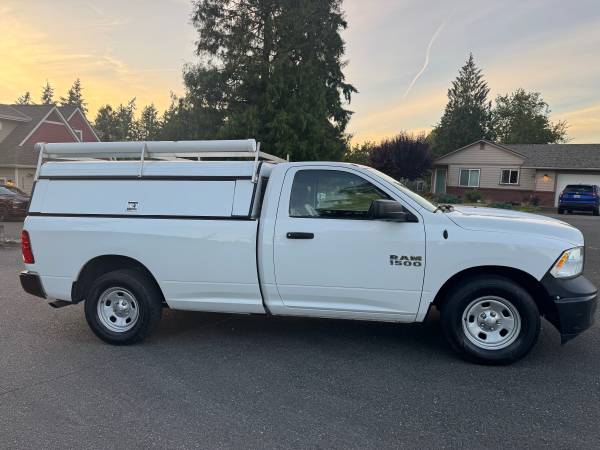 2014 Dodge Ram 1500 funciona excelente, 154,000 millas - $5,800 (Edgewood)63441727397891124
