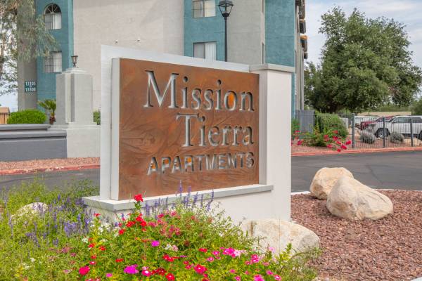 $1,089 / 1br - 587ft2 - 🌺 ¡ÚNETE A NOSOTROS EN MISSION TIERRA!!🌺 (Tucson)63674775581827122