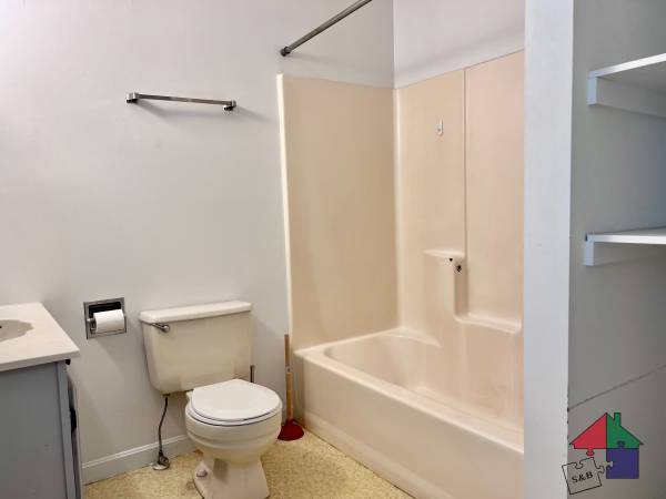 $1,830 / 1br - Burlington 1 Bedroom- Great Location- Avail. 6/1/2663784684623747124