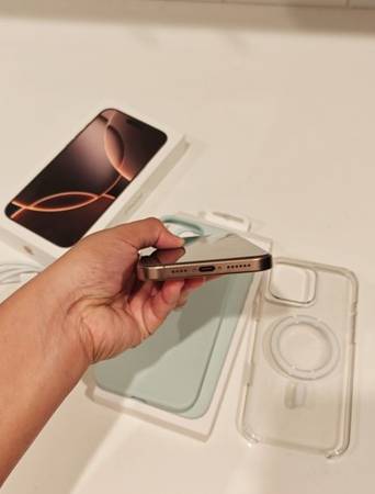 Verizon iPhone 16 Pro Max 5G 256GB 1
