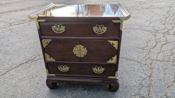 Beautiful DREXEL HERITAGE Ming Treasure Collection 3-Drawer Cabinet 1