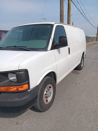 * *Furgoneta de carga 2015 Chevy Express 2500 con solo 93 mil millas, en excelente estado - $14,670 (Rockville, MD)63616464039809124