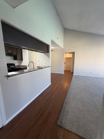 4 weeks off-2 bed 2 bath 1