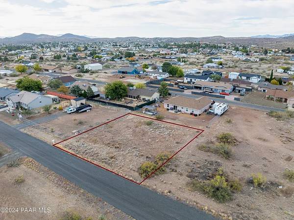 $33,000 Lot with Approved plans (Mayer)63674775026177120