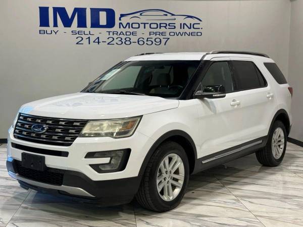 2017 Ford Explorer XLT -EASY FINANCING AVAILABLE 1
