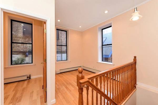 $3,500 / 3br - 940ft2 - Sublet our huge East Harlem condo starting Nov 1! (Harlem / Morningside)63874743068545120