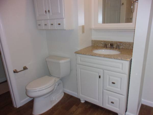$1,800 / 2br - 1400ft2 - 239 South Broad Street /utilities included (Nazareth)64010162743683122