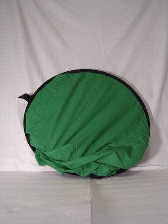 Fotodiox 5'x7' Collapsible Chromakey Green + Blue 2-in-1 Background - $50 (johnson city)63442171172867122