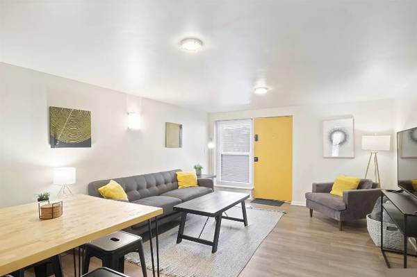 $1795.00 / 2br - 850ft2 - FURNISHED 2 Bed Blackstone Condo - 7 min WALK to UNMC/Nebraska Medicin64020843587202120
