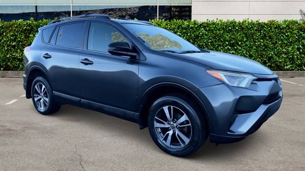 2018 Toyota RAV4 LE    1