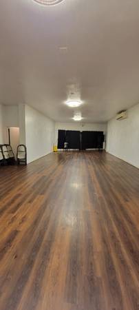 _____Great Location _________Busy Street_____________________ 1