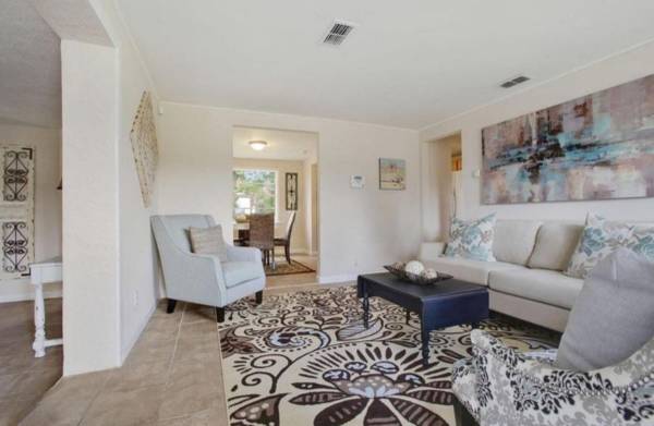 $1,150 / 2br - 🏡 Modern 2-Bedroom / 2-Bath Home | Pet-Friendly | Great Location! (Jacksonville)64005271013762121