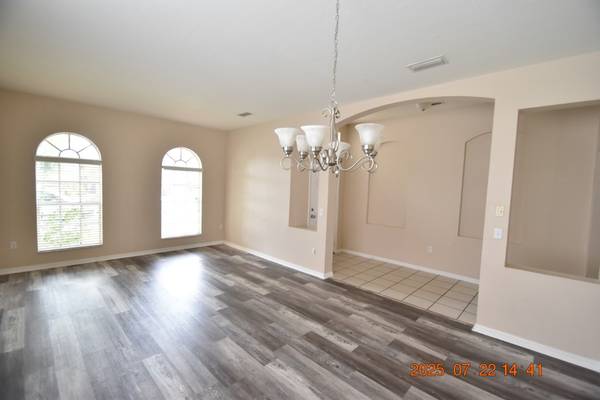 $2,095 / 4br - 2044ft2 - 11321 Flora Springs Dr-new wood laminate flooring, South Fork communty (Riverview)63991085615363123