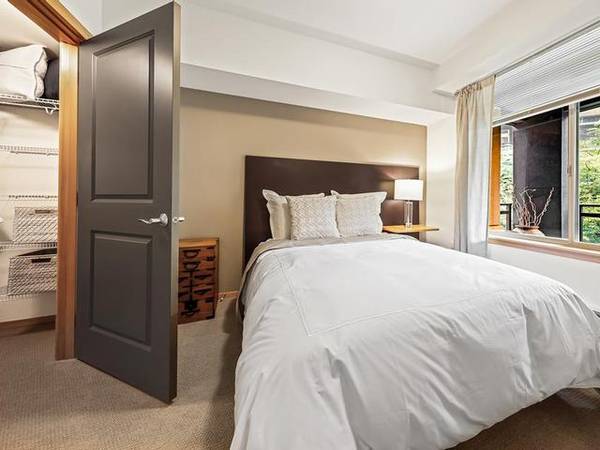 $2,338 / 1 hab - 584 pies² - Comunidad frente al lago, lavadora y secadora, mantenimiento en el lugar, casa club63850638788995122