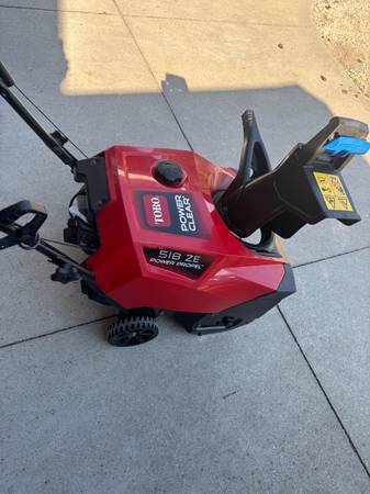 Toro 518ze.  Electric start 1