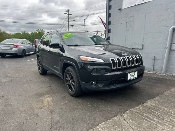 2016 Jeep Cherokee Latitude 4WD - $14,944 (Plaistow, NH)63654721960577121