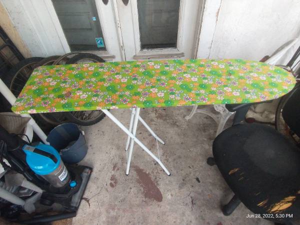 VERY DECORATIVE IRONING BOARD 1