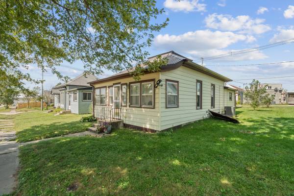 $130,000 / 2br - 768ft2 - House For Sale (coggon)63942847411330121