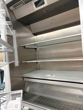 Built-In 30 Inch Refrigerator LED Lighting 1