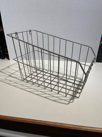 Vintage wire storage baskets 1