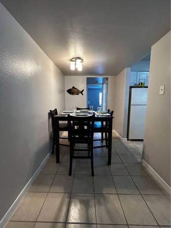 $1200.00 / 1br - 725ft2 - Spacious Island Apartment63812507378947124