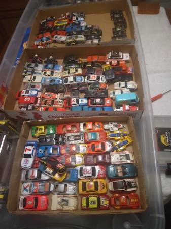 Lots Slot cars Ho scale and parts and body's and track 1