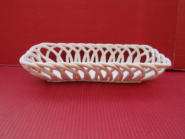 PORCELAIN BREAD BASKET DOLOMITE STONEWARE WHITE 14" x 6" MERITAGE 1