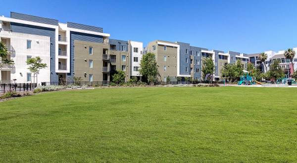 $2,645 / 537ft2 - Pizza Oven and Grilling Station, Upgraded Bathrooms, Skydeck (san jose downtown)63850428196739120