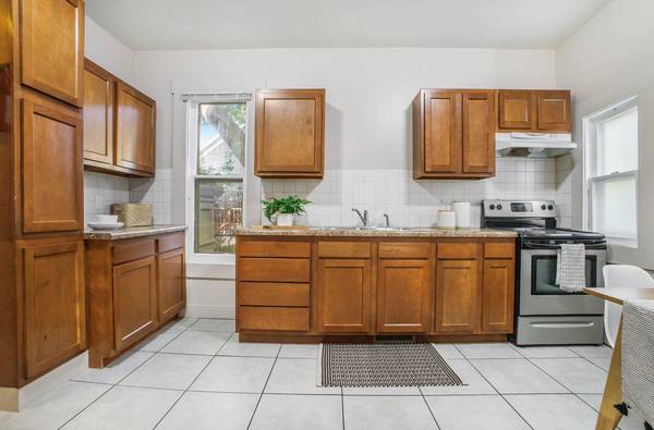 $2,400 / 4br - 1353ft2 - House for Rent in Grand Rapids. 4 Beds, 2 Baths (East Hills)63985936020866122