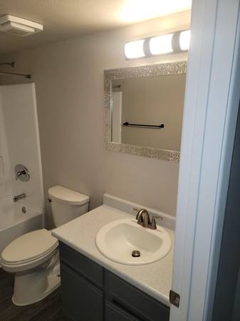 $1,199 / 2br - 800ft2 - Un Mes Gratis y Application!! (Cave Creek)64024989037059122