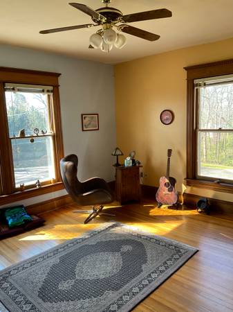 $850 / 250ft2 - UP TO 50% RENT SUBSIDY - OFFICE AND WELLNESS USE (Town of Herndon)64040195361537122