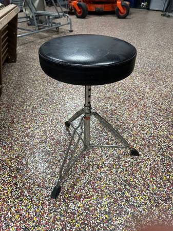 drum throne 1