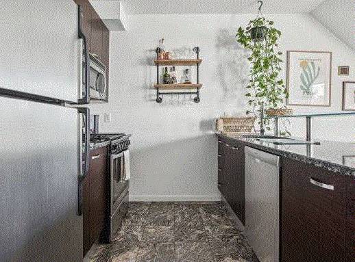 $599 available!!~~~available Updated kitchen and bath, large SUBLATE!!!! (Atlanta, GA)63736258598915122