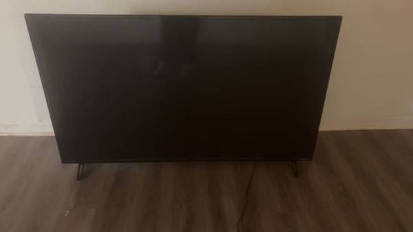 65” Phillips Roku smart tv 1