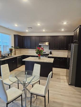 $1100.00 / 1br - Habitación privada en alquiler en una casa completamente nueva63824143264257121
