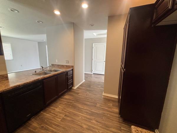 $2,286 / 2br - 965ft2 - Apartamento de 2 dormitorios y 1 baño en Lompoc, CA (SOLO QUEDA 1) (Lompoc)63664024399617121