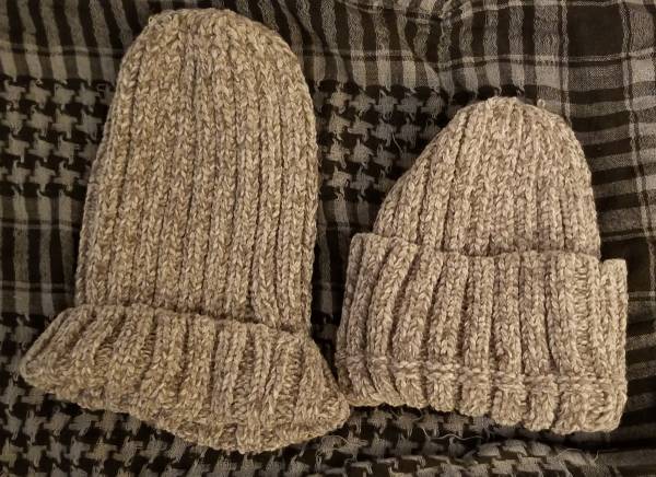 One brand new winter hat/ beanie brownish ONE SIZE 1