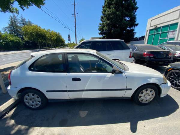 2000 Honda civic hatchback - $3,500 (Elk Grove)63470760854659123