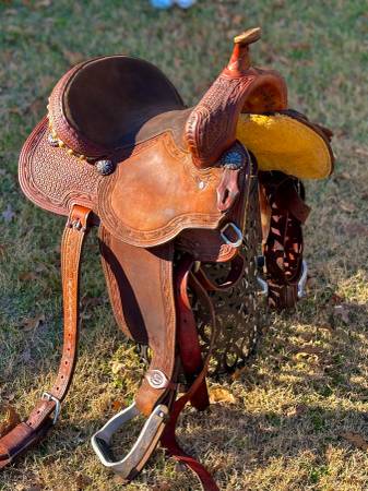 Cactus Barrel Saddle 1