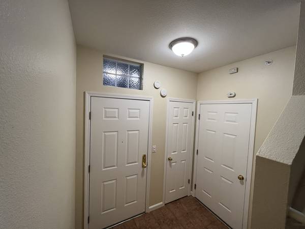 $3,900 / 2br - 1100ft2 - 2BR/2.5BA Townhome style condo, 2-car garage near Sunnyvale downtown (sunnyvale)63687422876161123