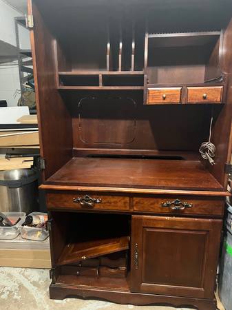 desk for wood salvage or repair 1