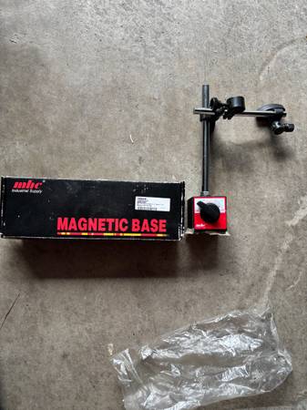 Magnetic Base with Dial Indicator 1